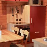 Gemuetliche Blockhuette Mit Grossem Garten