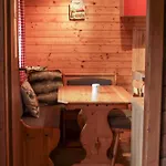 Gemuetliche Blockhuette Mit Grossem Garten Casa vacanze *