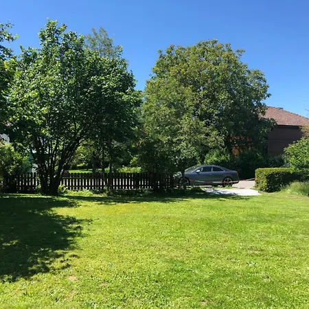 Prázdninový dům Gemuetliche Blockhuette Mit Grossem Garten