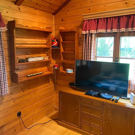 Prázdninový dům Gemuetliche Blockhuette Mit Grossem Garten Ried im Innkreis