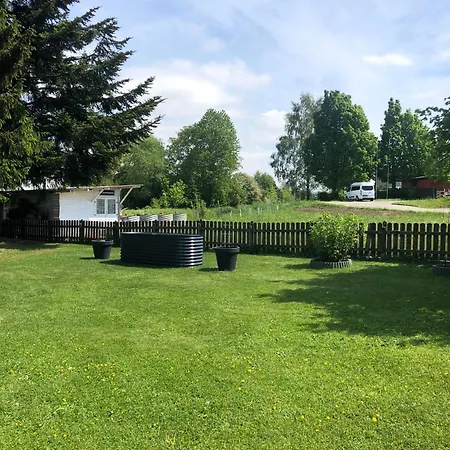 Gemuetliche Blockhuette Mit Grossem Garten