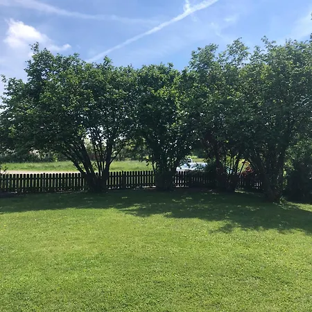 Prázdninový dům Gemuetliche Blockhuette Mit Grossem Garten Ried im Innkreis