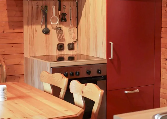 Gemuetliche Blockhuette Mit Grossem Garten